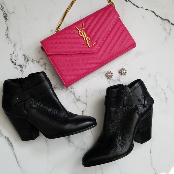 Dolce Vita Shoes - 🎉HP🎉 Dolce Vita Black Leather Ankle Boots